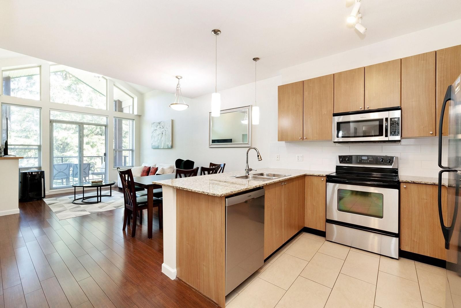 Listing Image 11