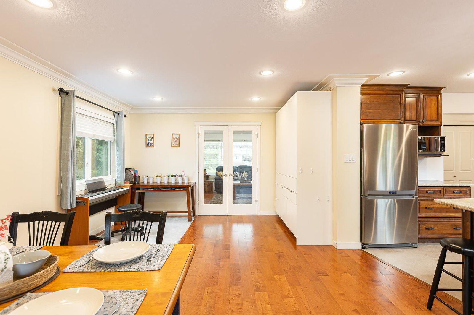 Listing Image 9