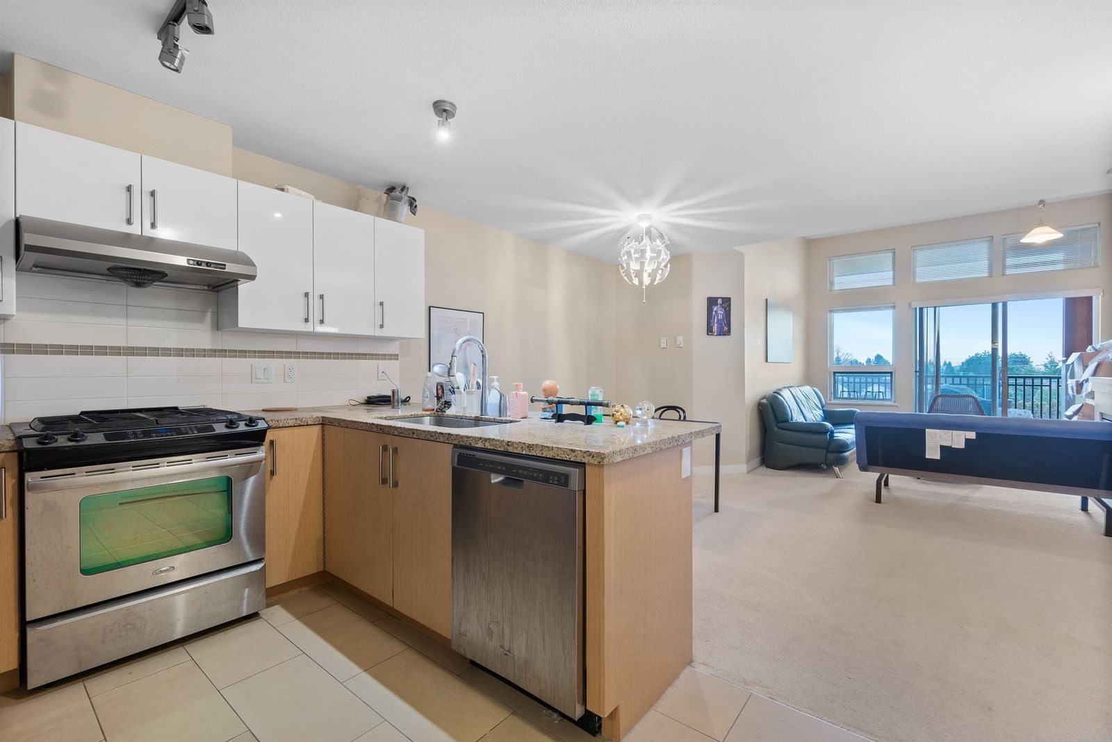Listing Image 9
