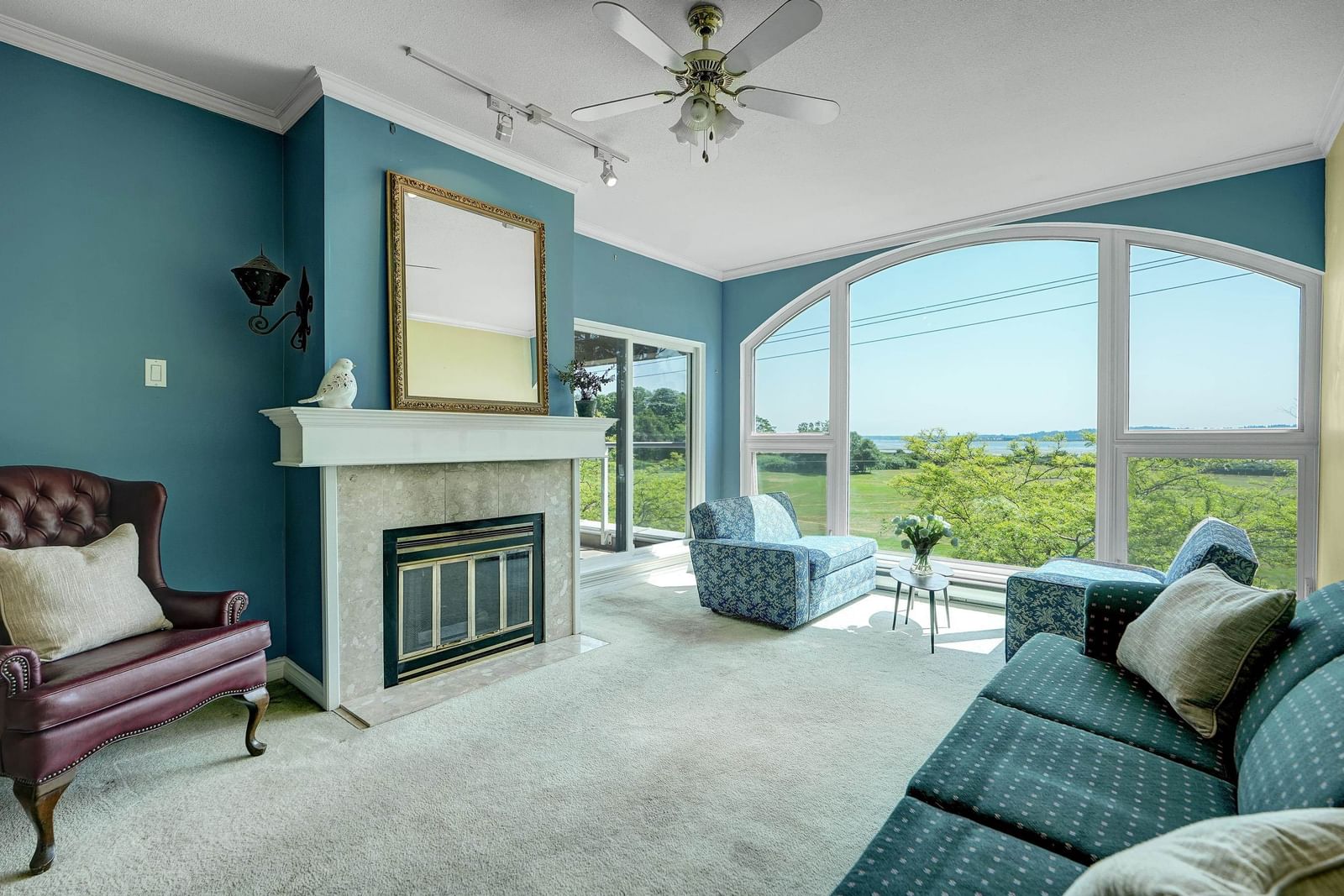 Listing Image 4