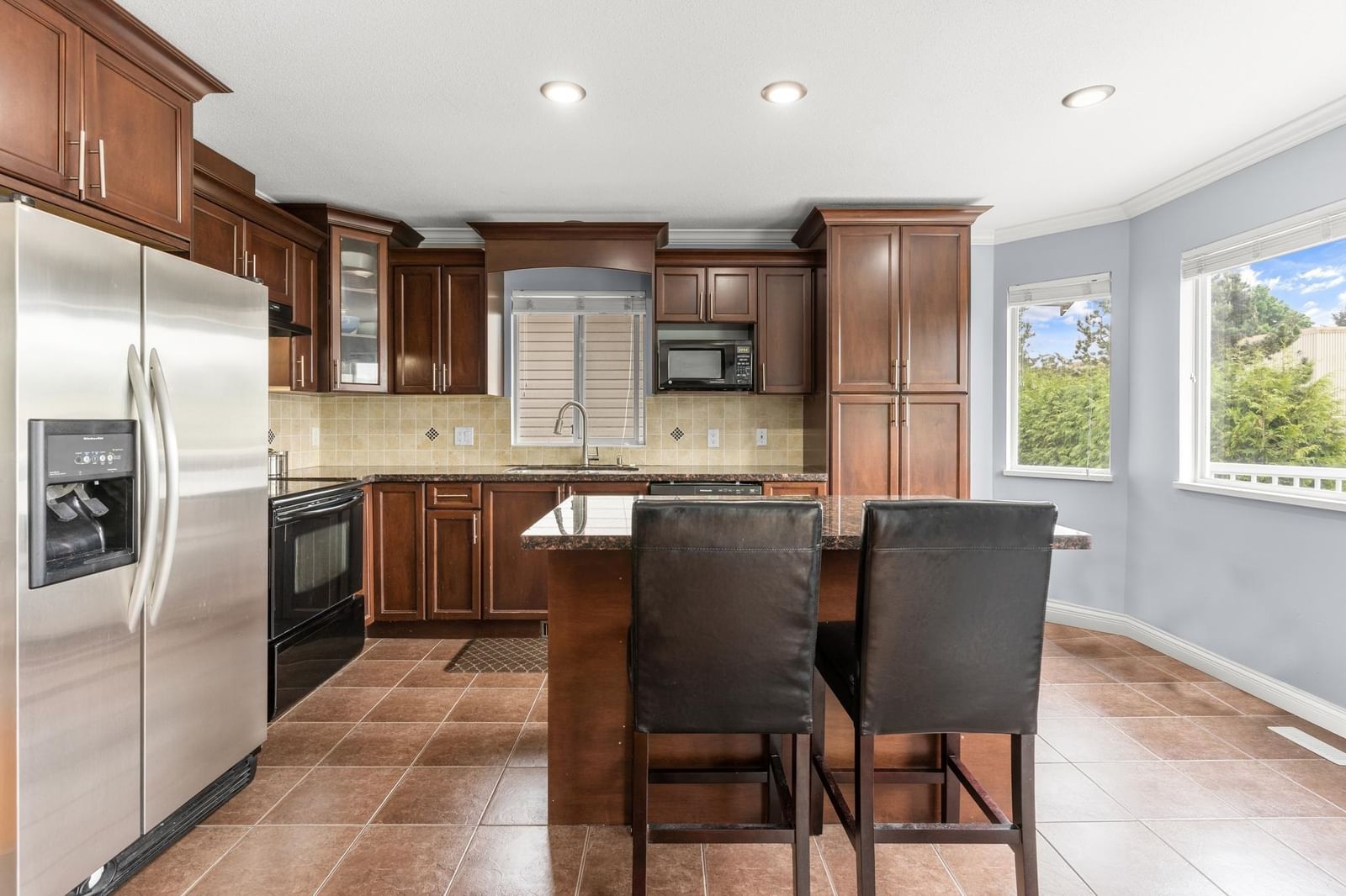 Listing Image 12