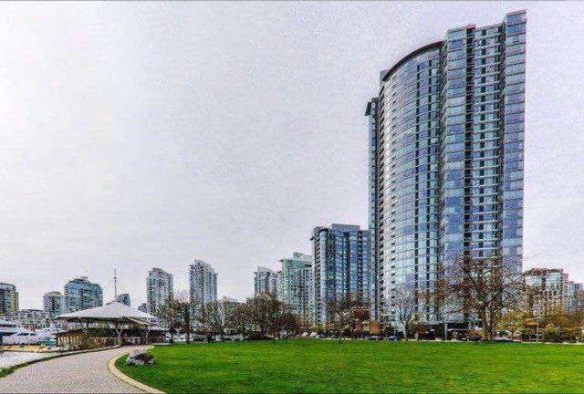 502 - 1033 Marinaside Crescent
