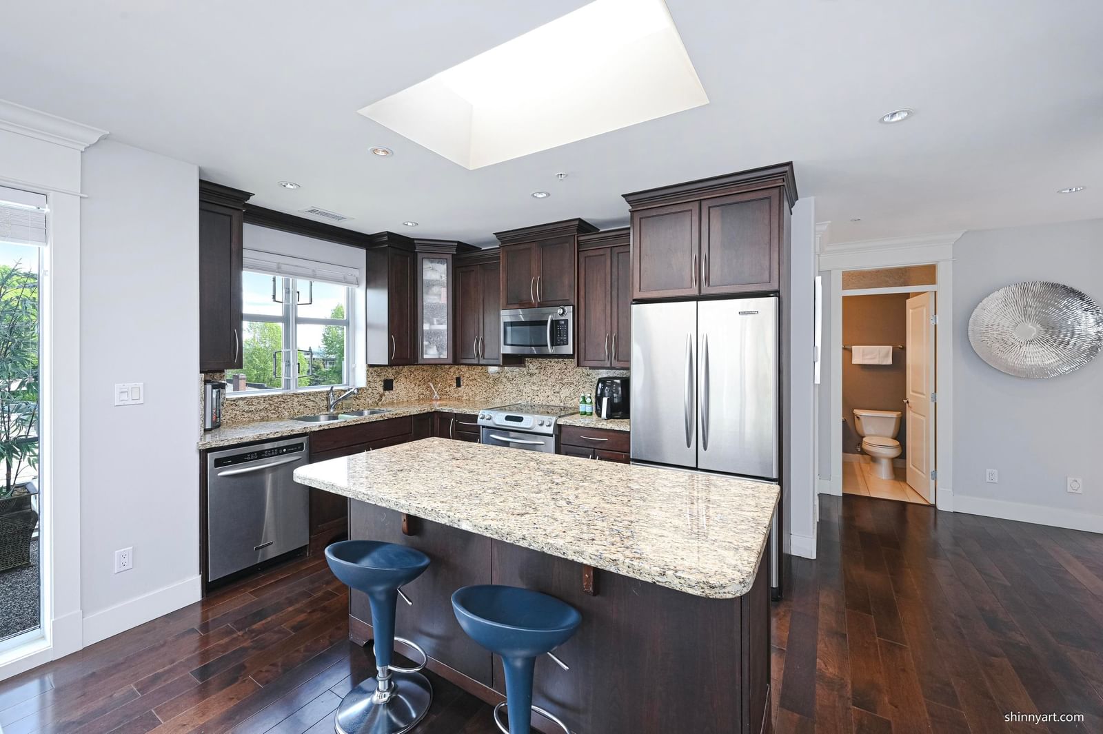 Listing Image 19