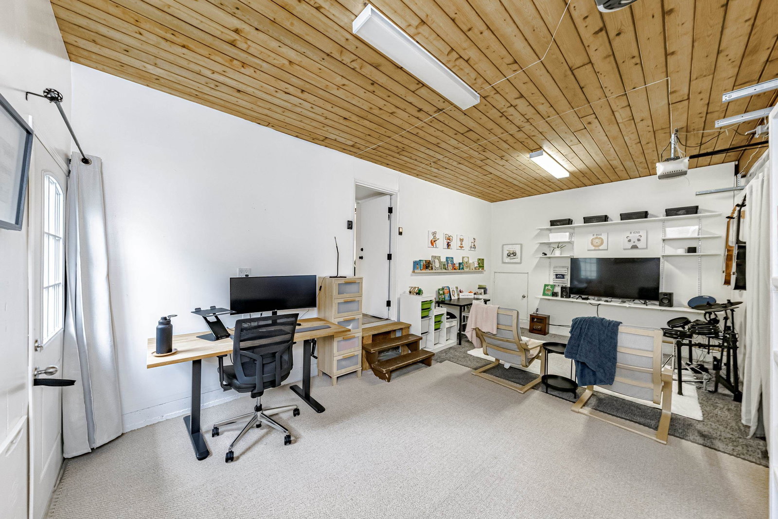 Listing Image 17