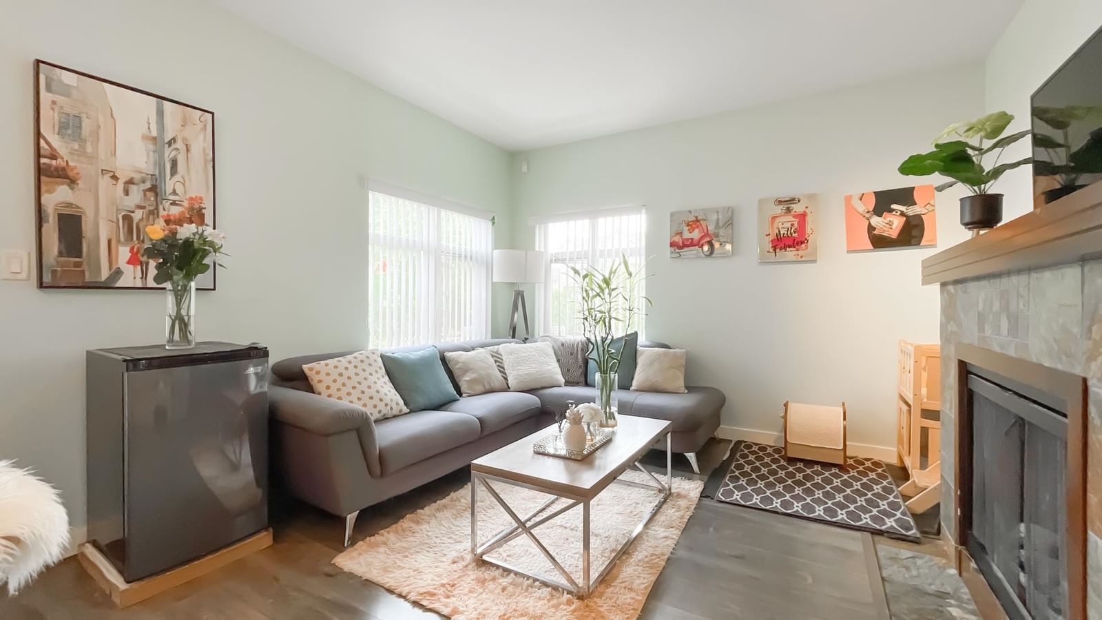 Listing Image 10