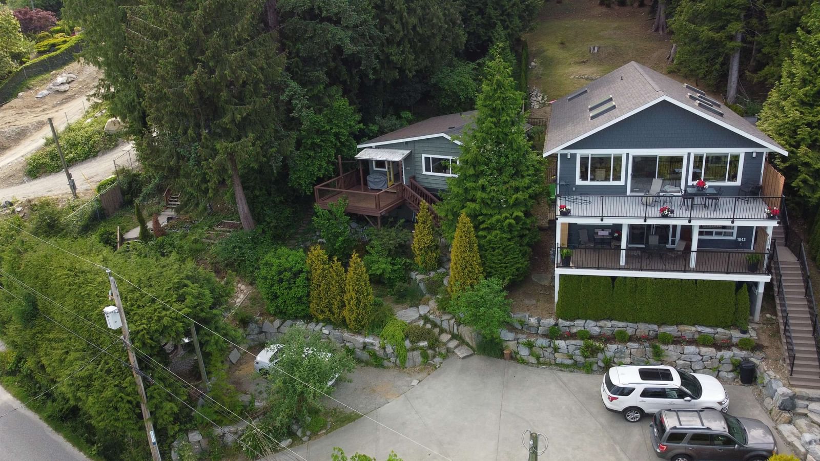 Listing Image 4