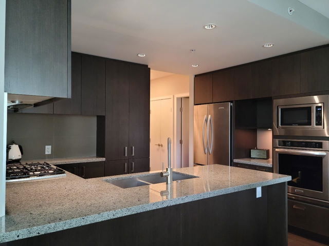 903 - 3008 Glen Drive