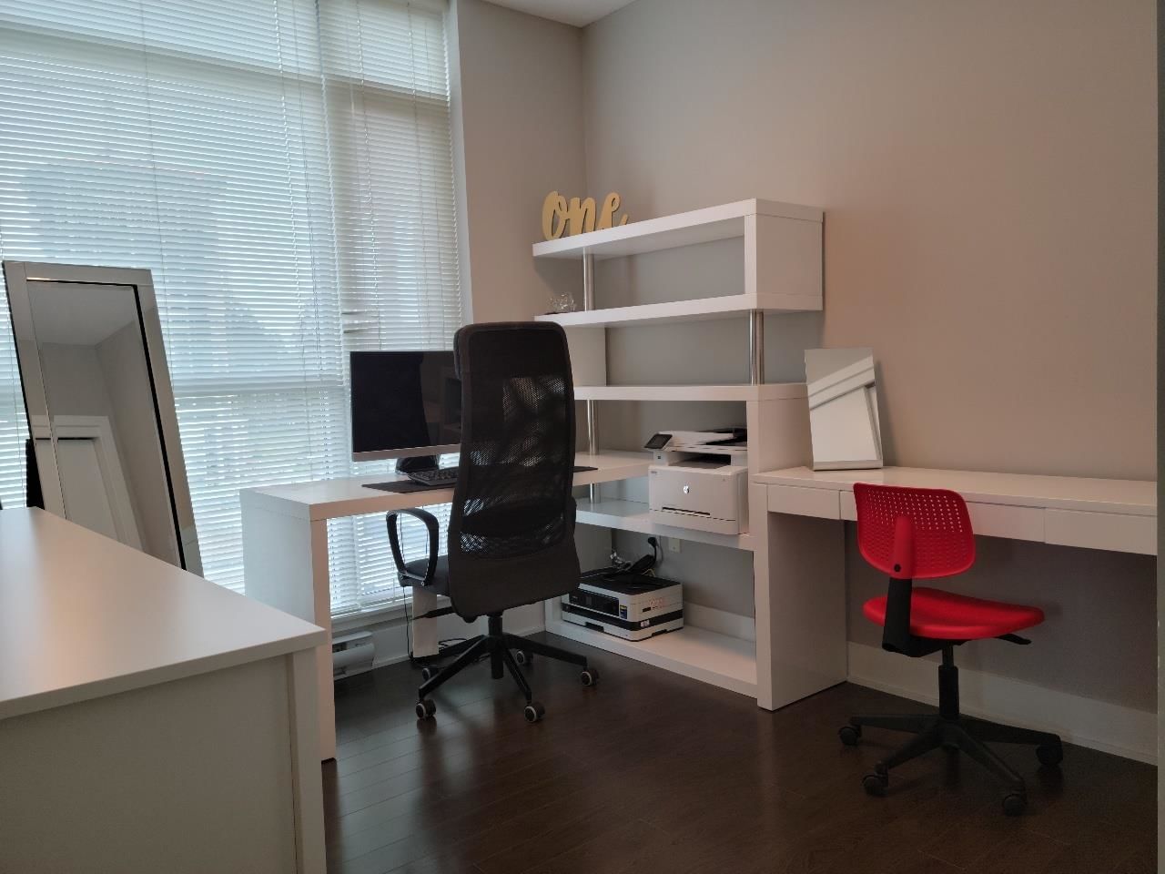Listing Image 6