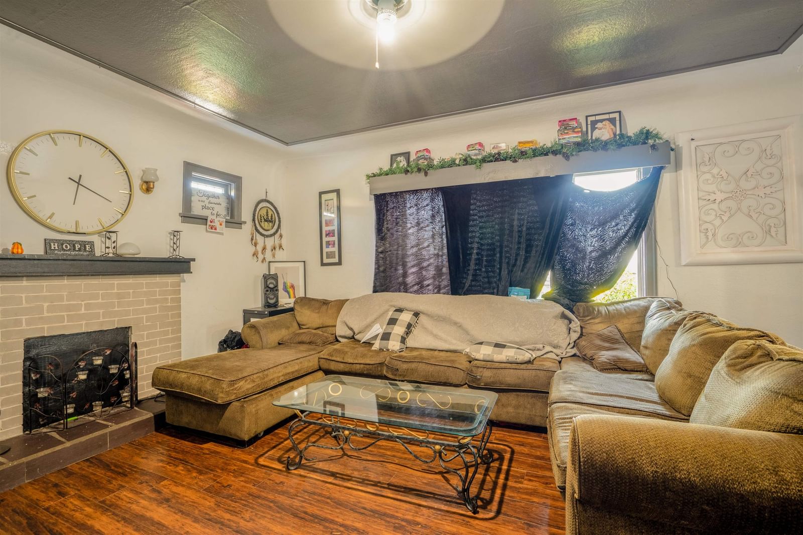 Listing Image 10