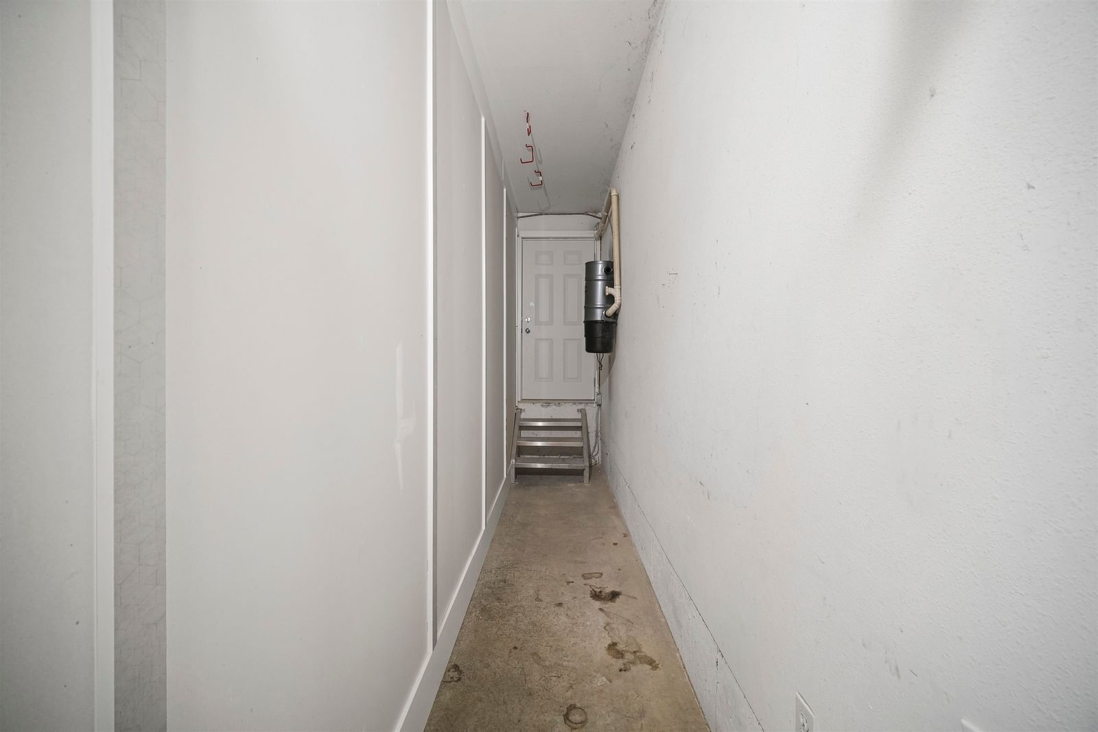Listing Image 24