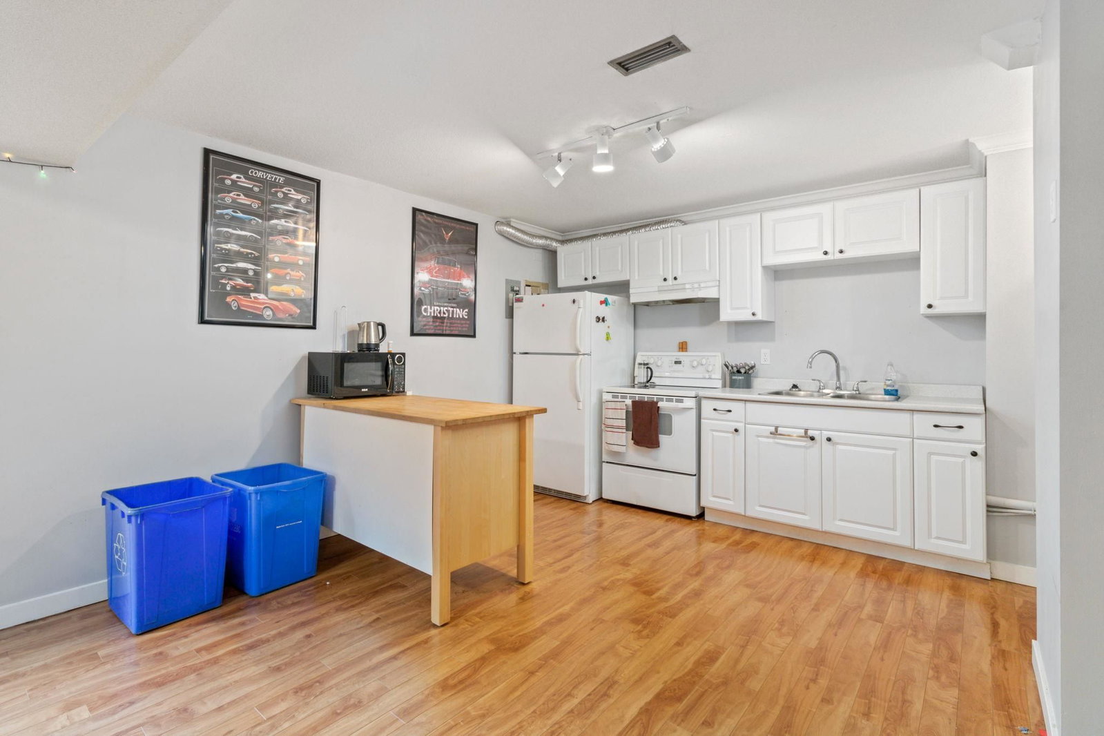 Listing Image 21