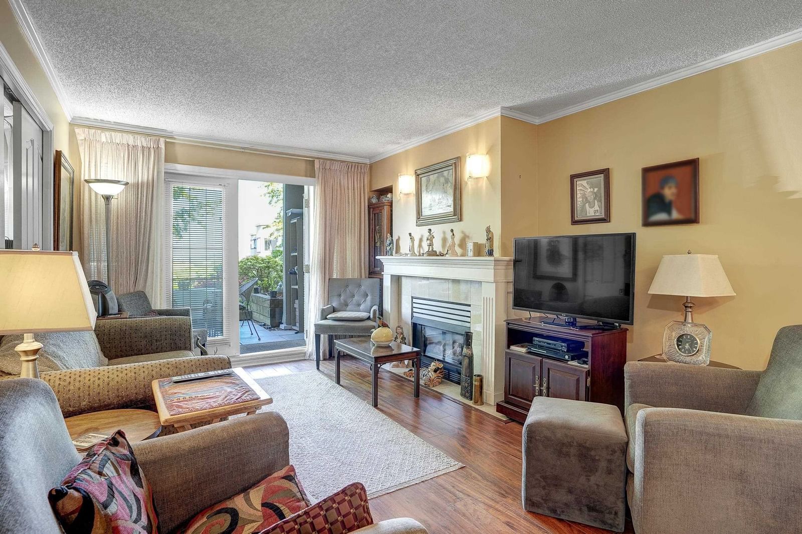 Listing Image 3