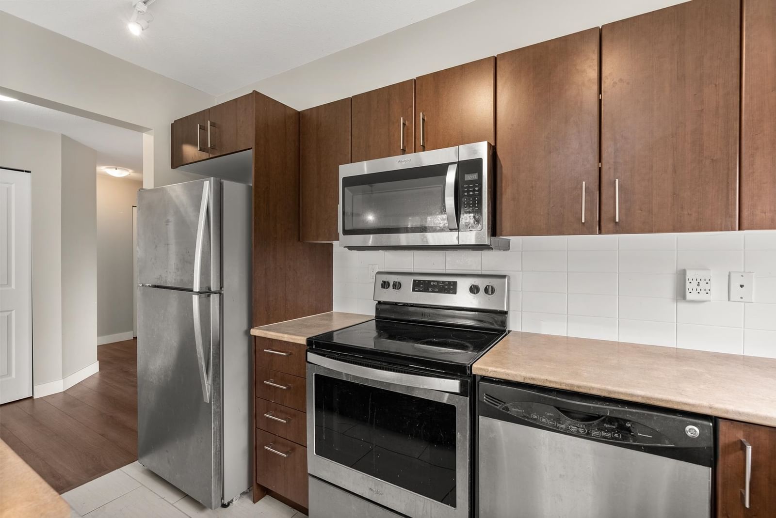 Listing Image 18