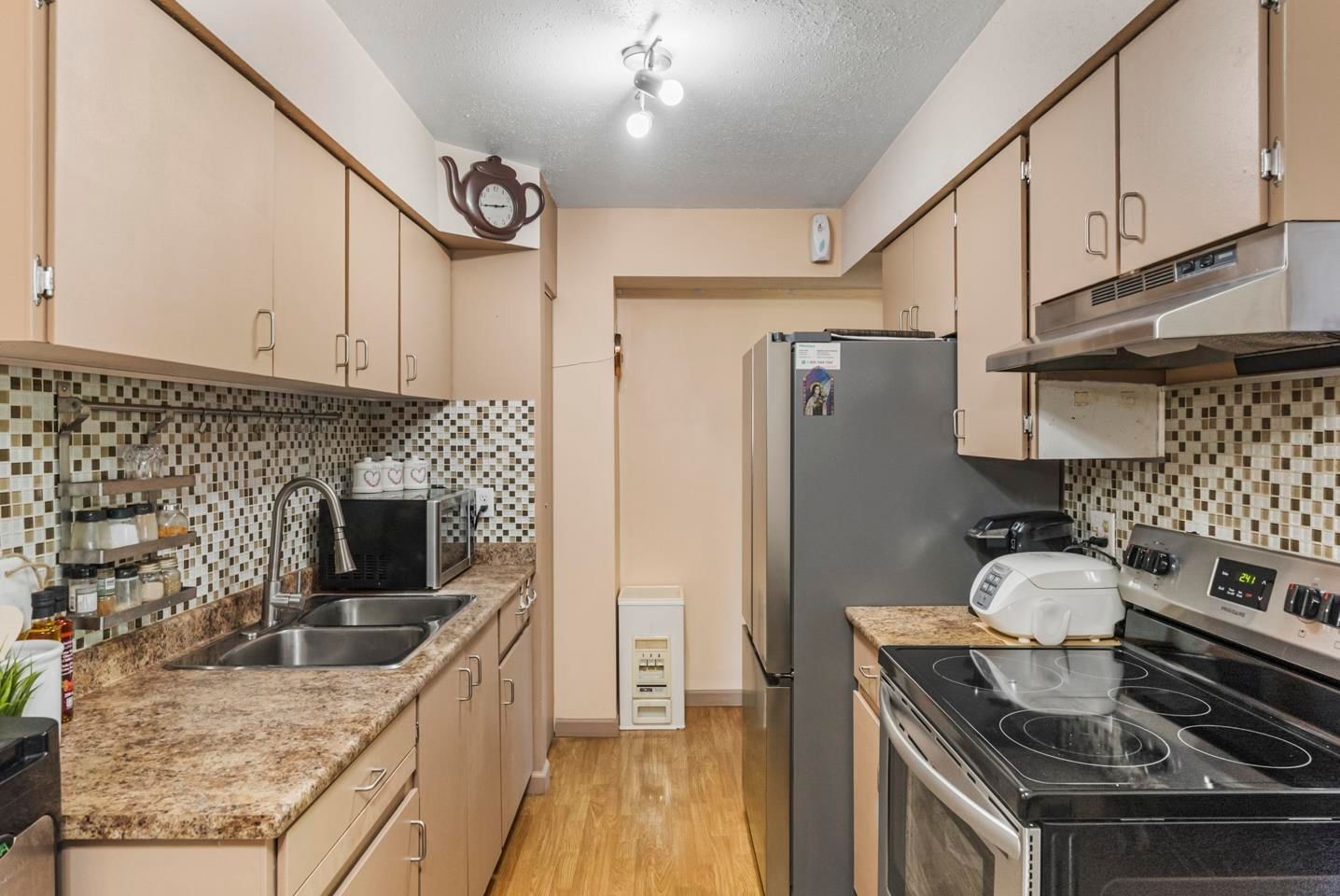 Listing Image 9
