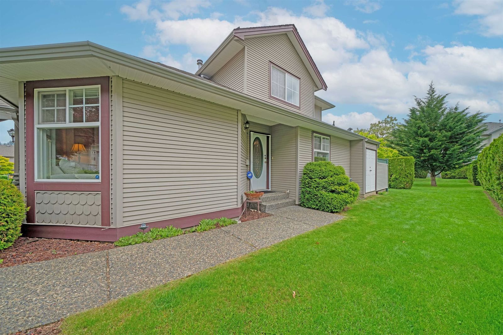Listing Image 4