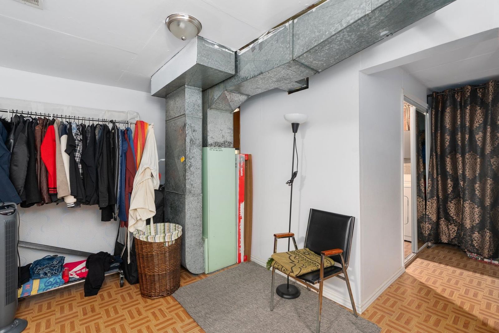 Listing Image 19