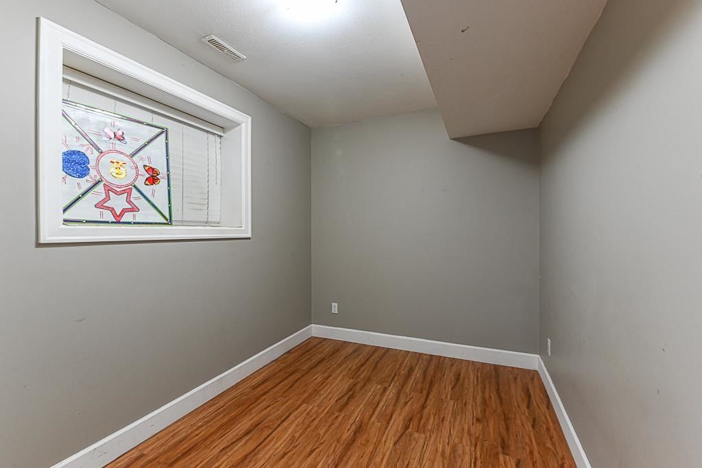 Listing Image 30