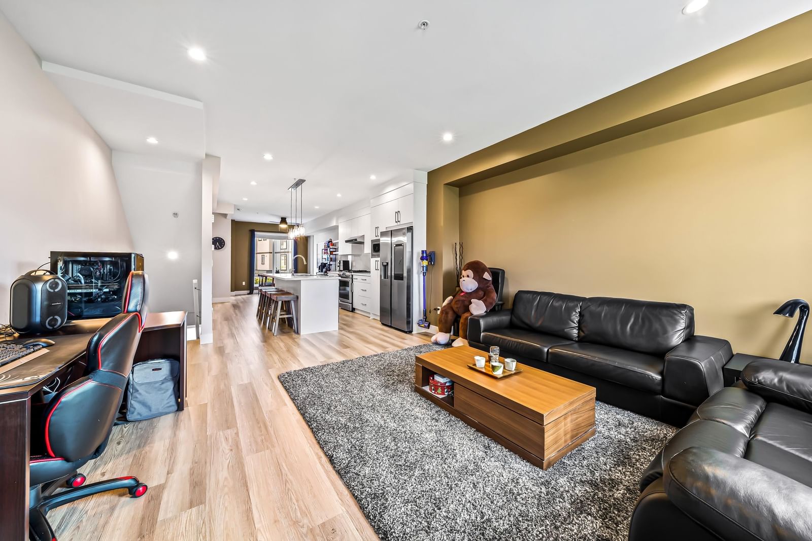 Listing Image 9