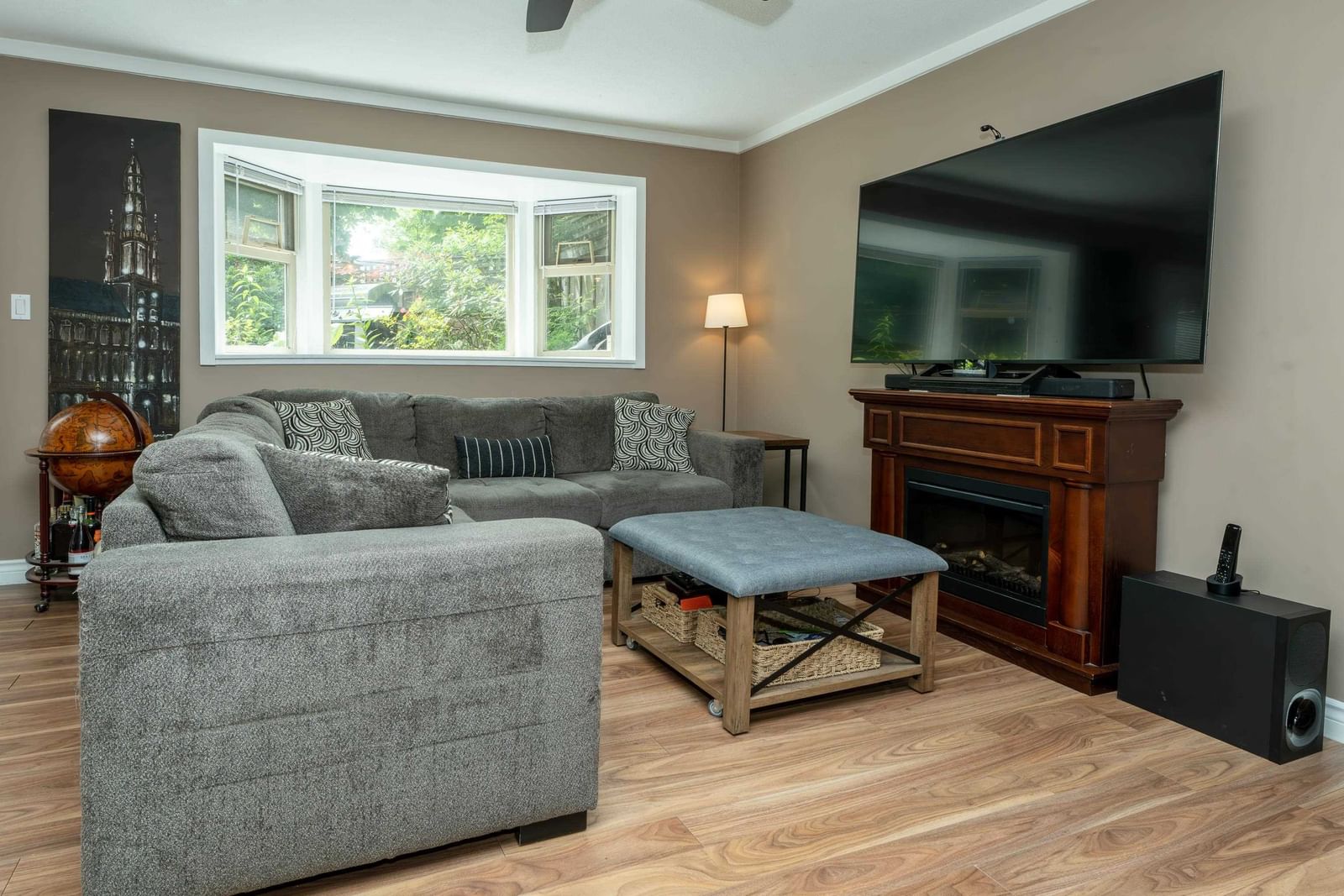 Listing Image 11