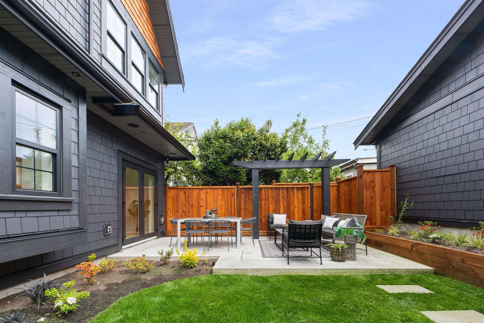 Listing Image 6