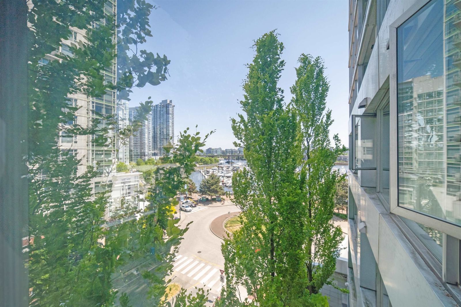 Listing Image 9