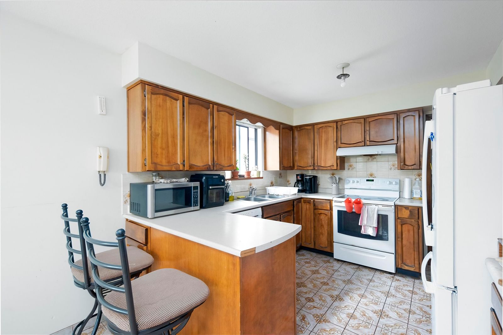 Listing Image 12