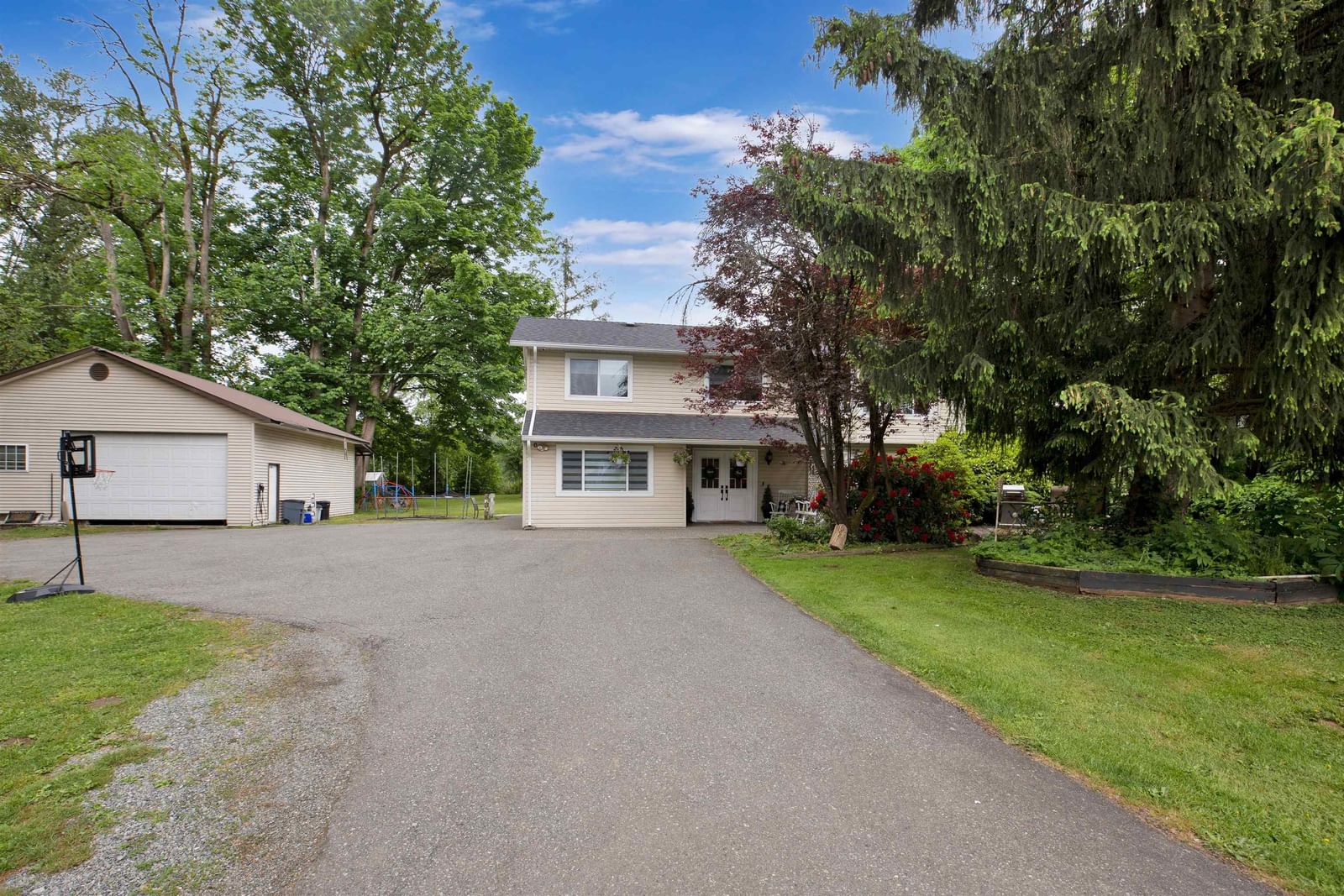 Listing Image 3