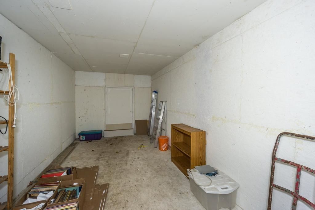 Listing Image 38