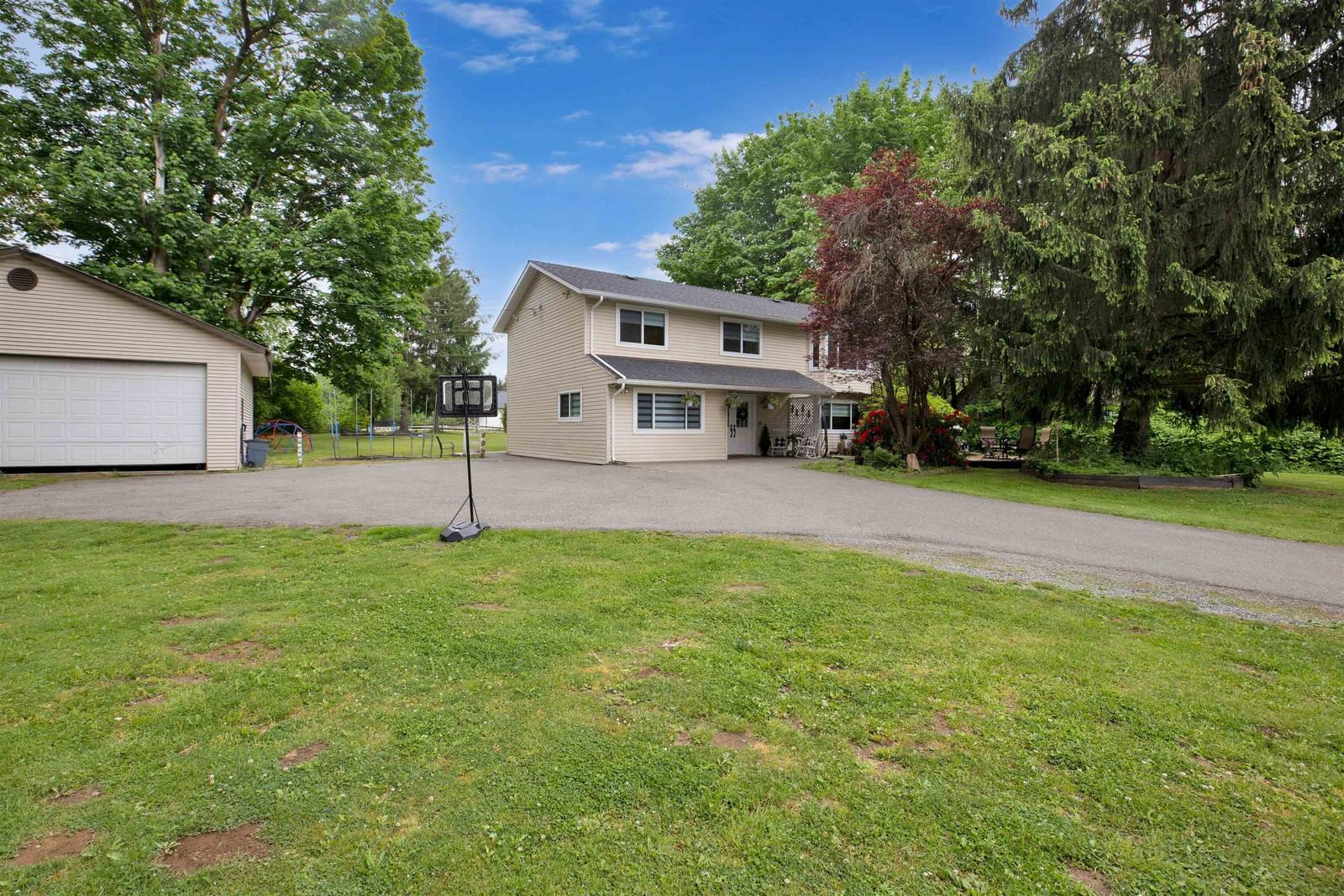 Listing Image 4