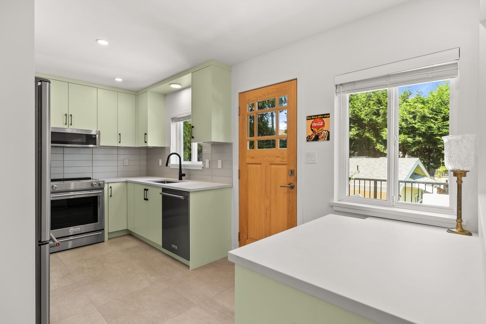 Listing Image 12