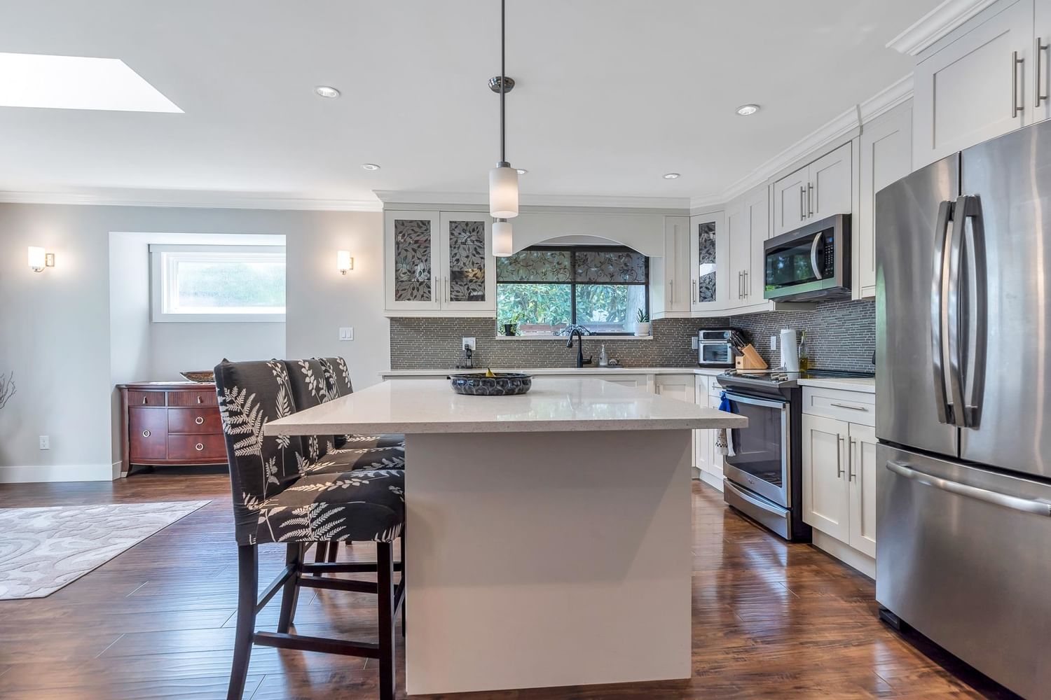 Listing Image 11