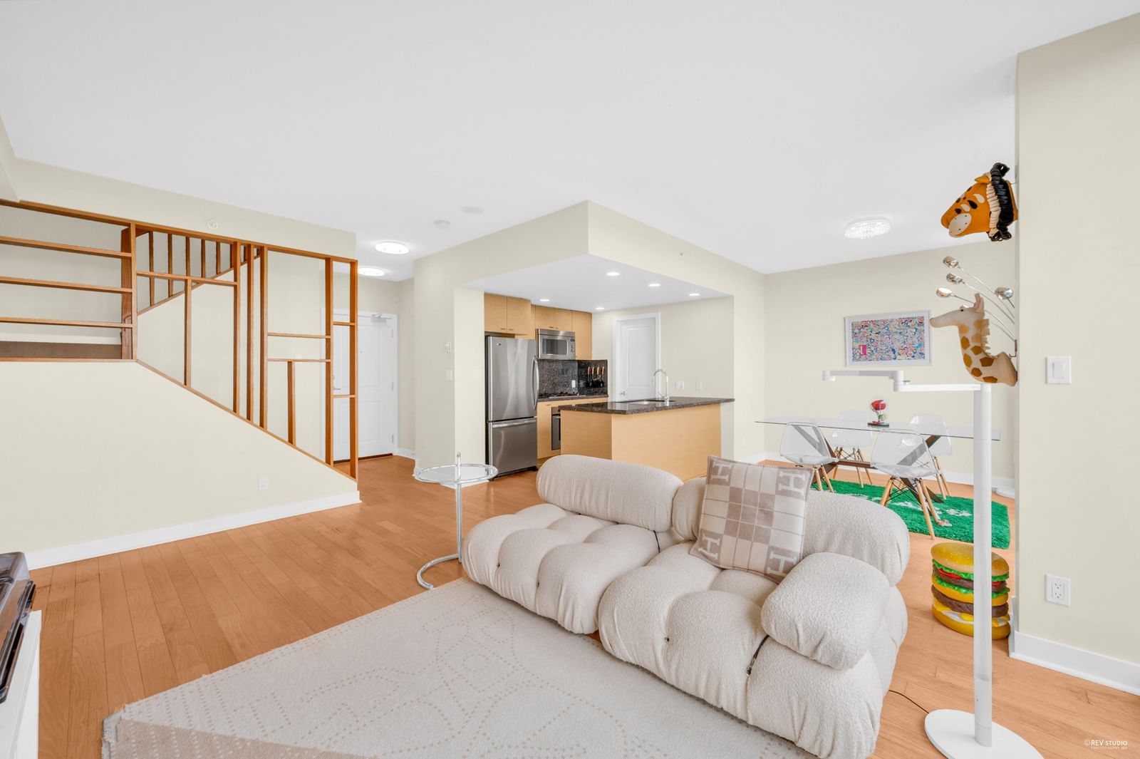 Listing Image 5