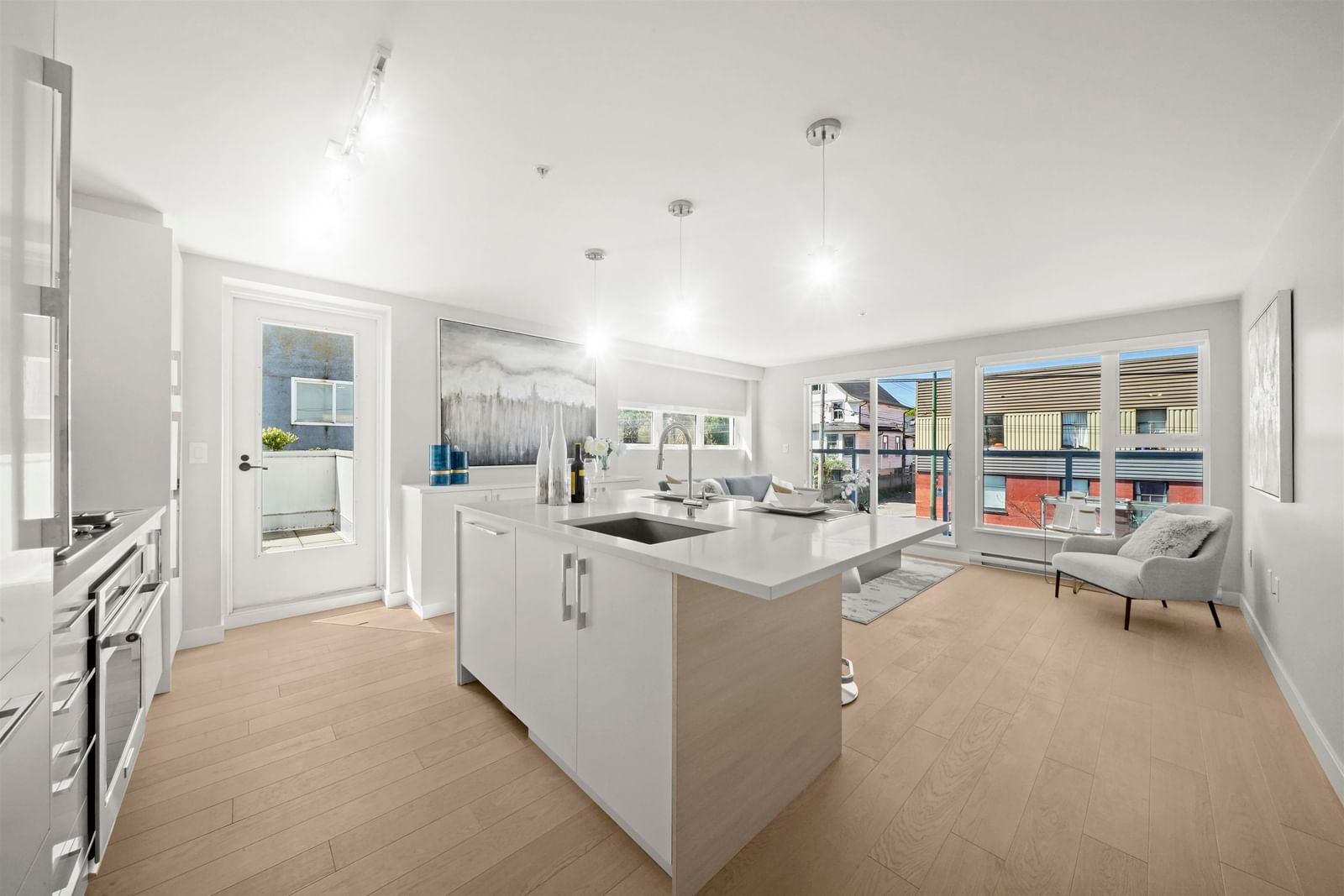 Listing Image 12