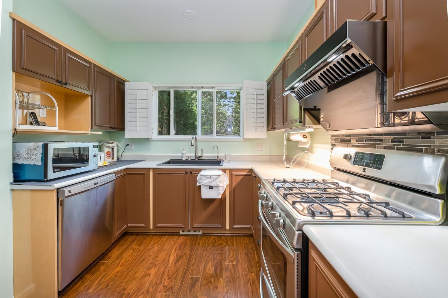 Listing Image 14