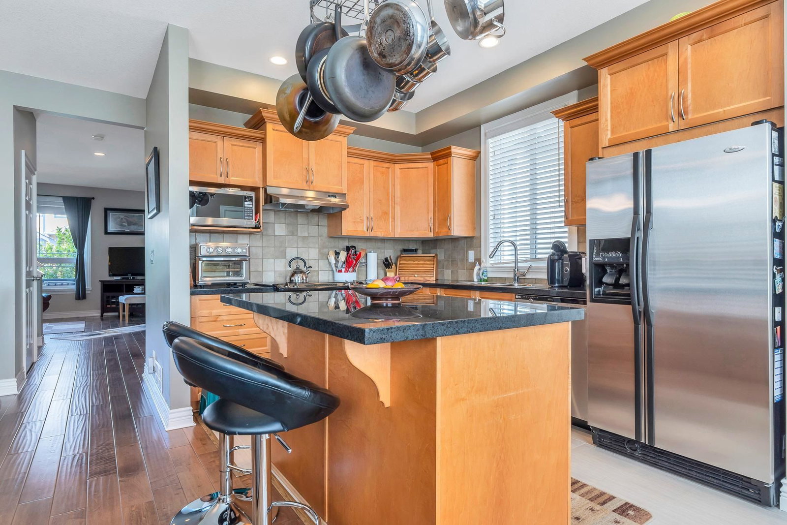 Listing Image 12