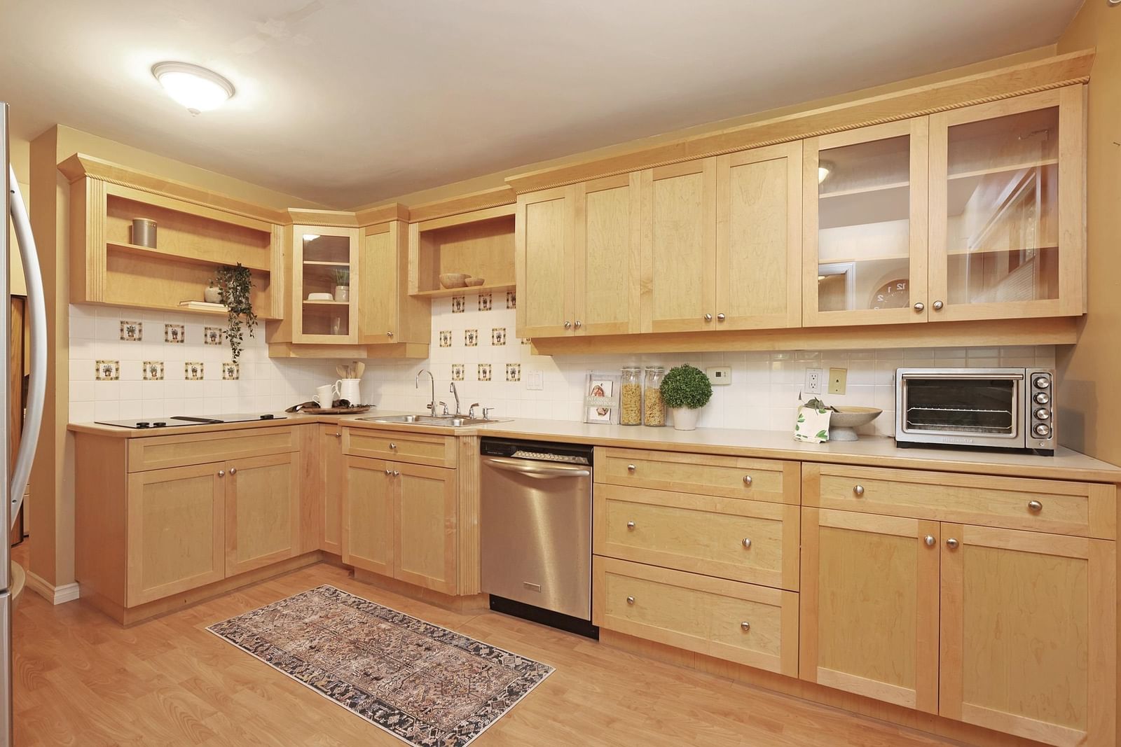 Listing Image 10