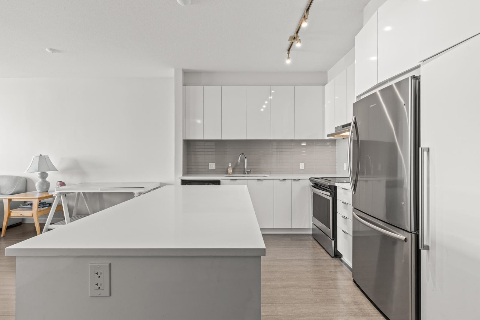 Listing Image 20