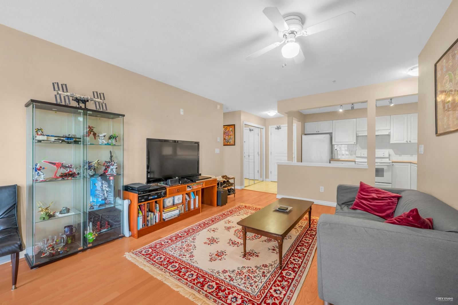 Listing Image 8