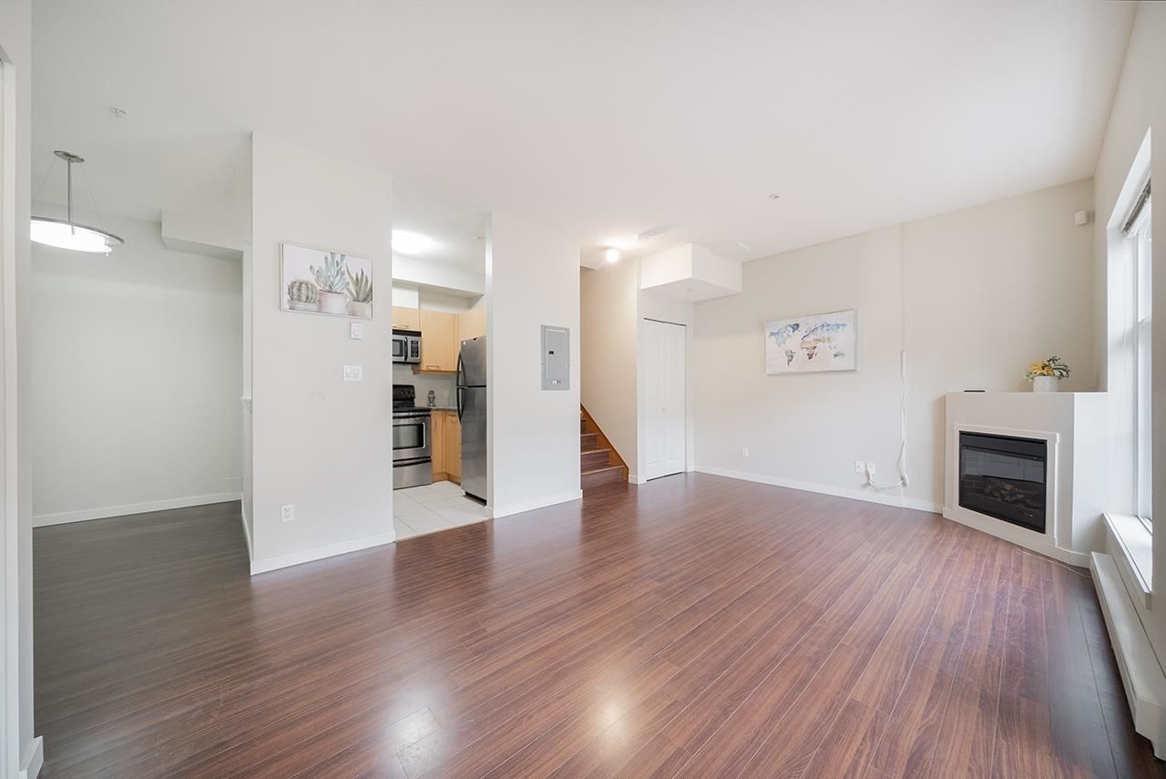 Listing Image 6
