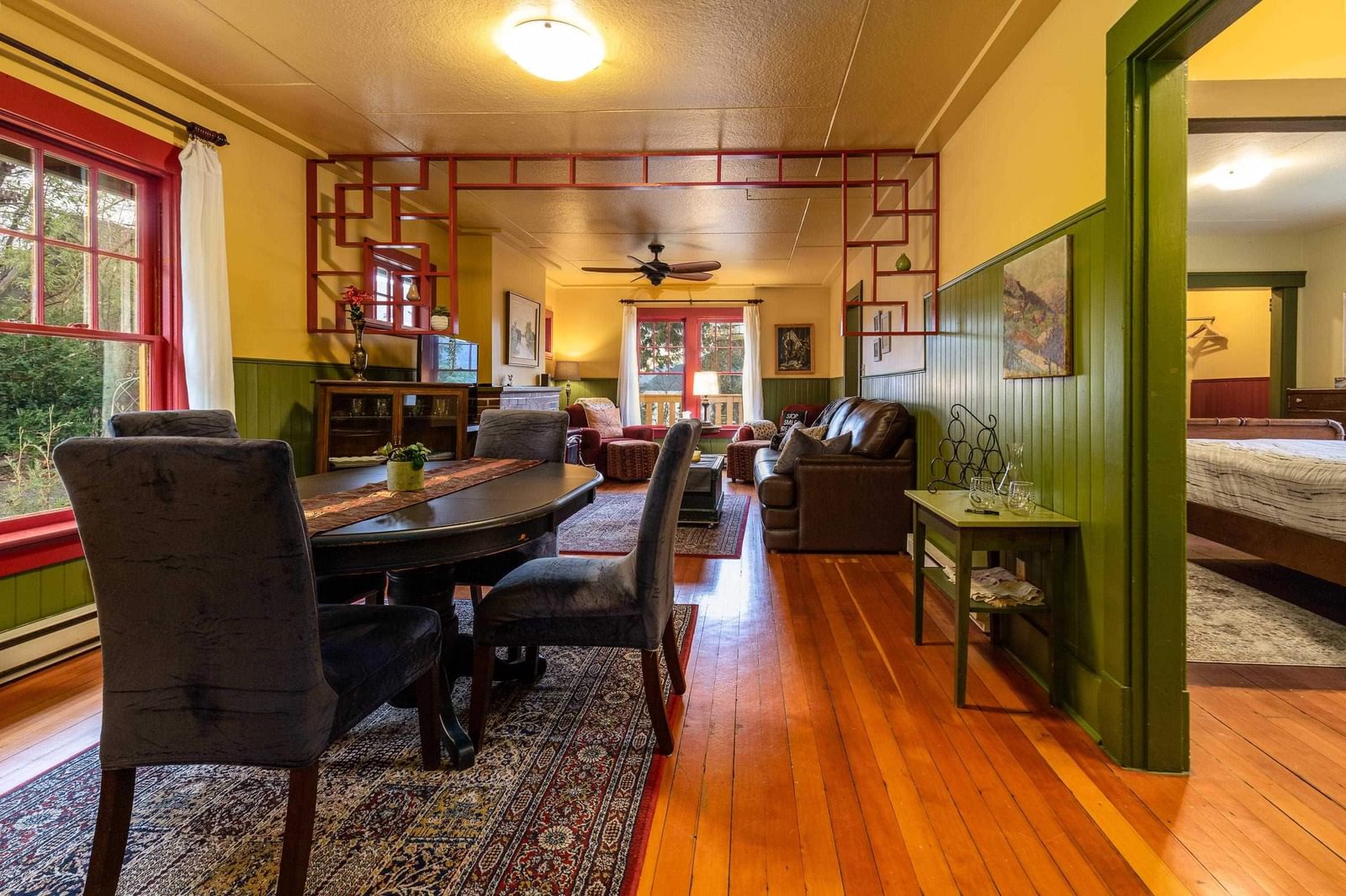 Listing Image 10