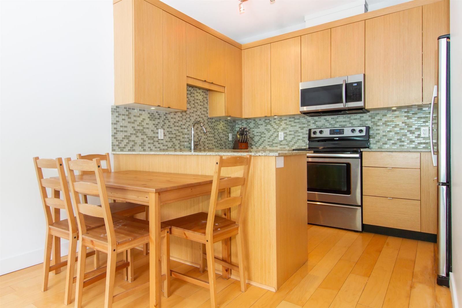 Listing Image 11