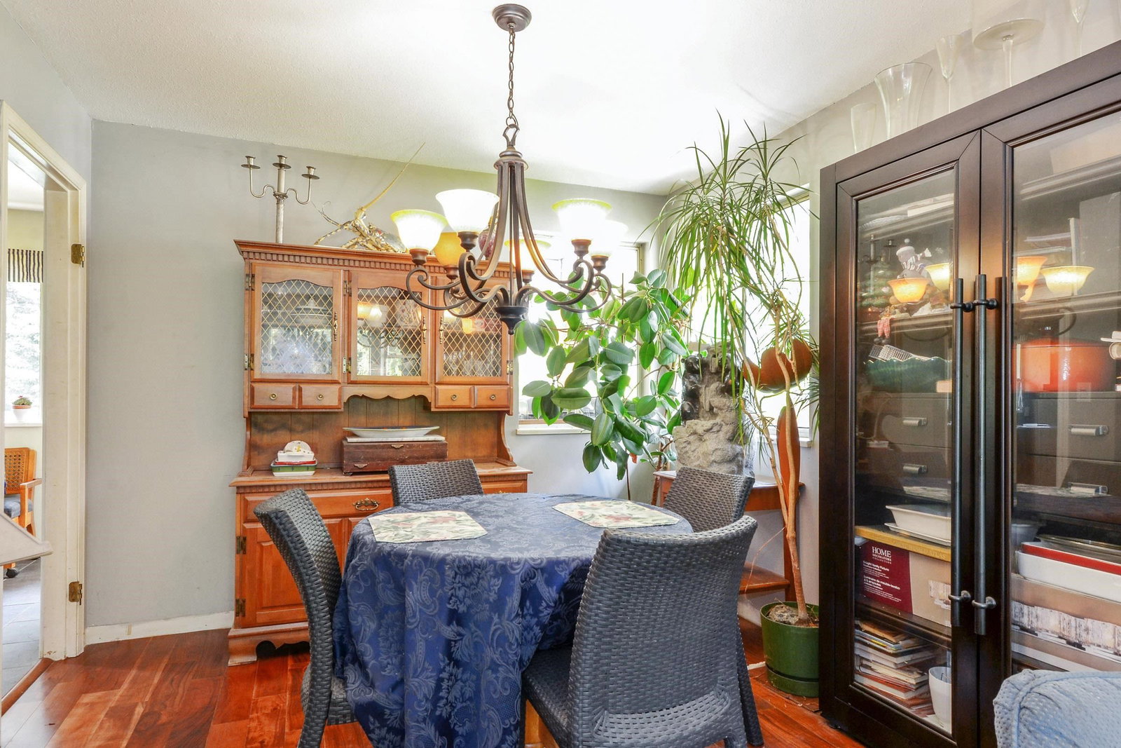 Listing Image 6