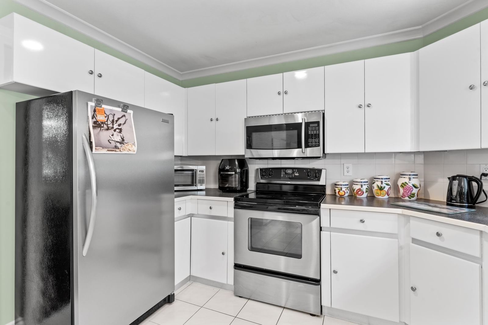 Listing Image 12