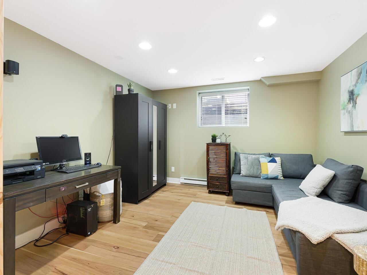 Listing Image 14