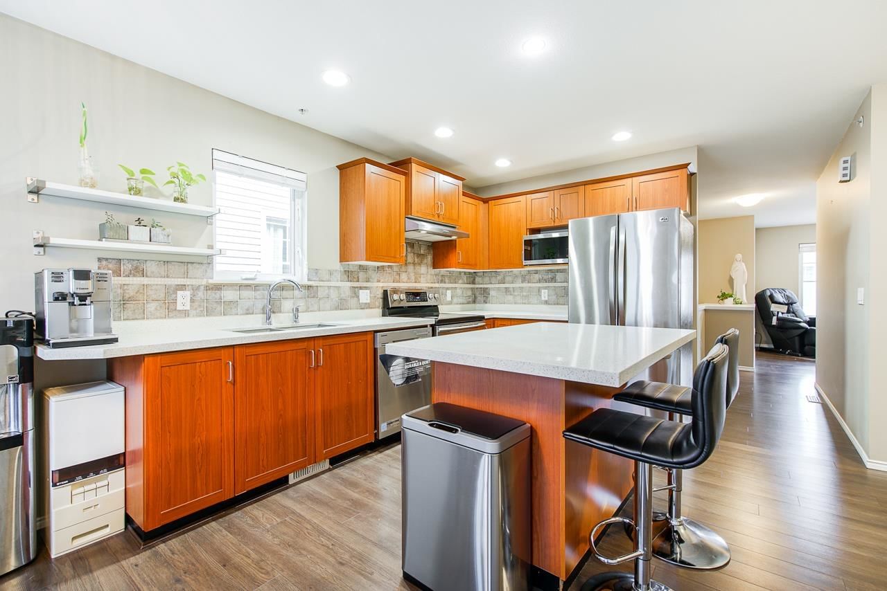 Listing Image 11