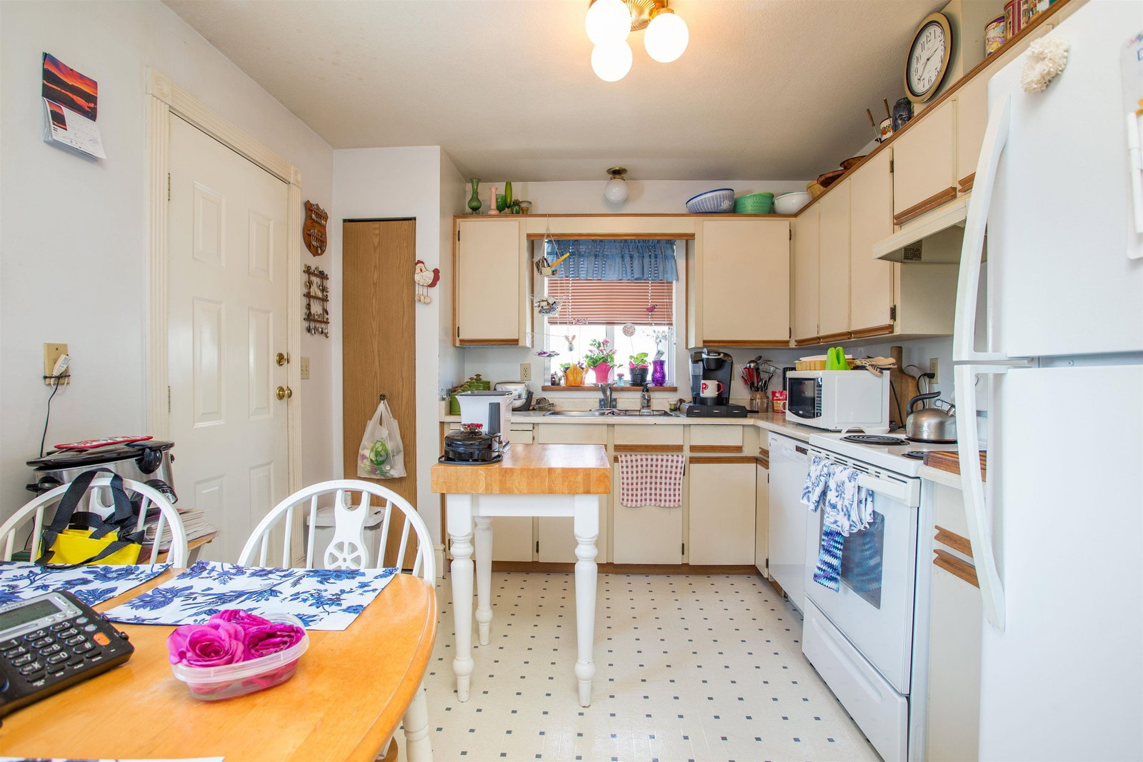 Listing Image 4