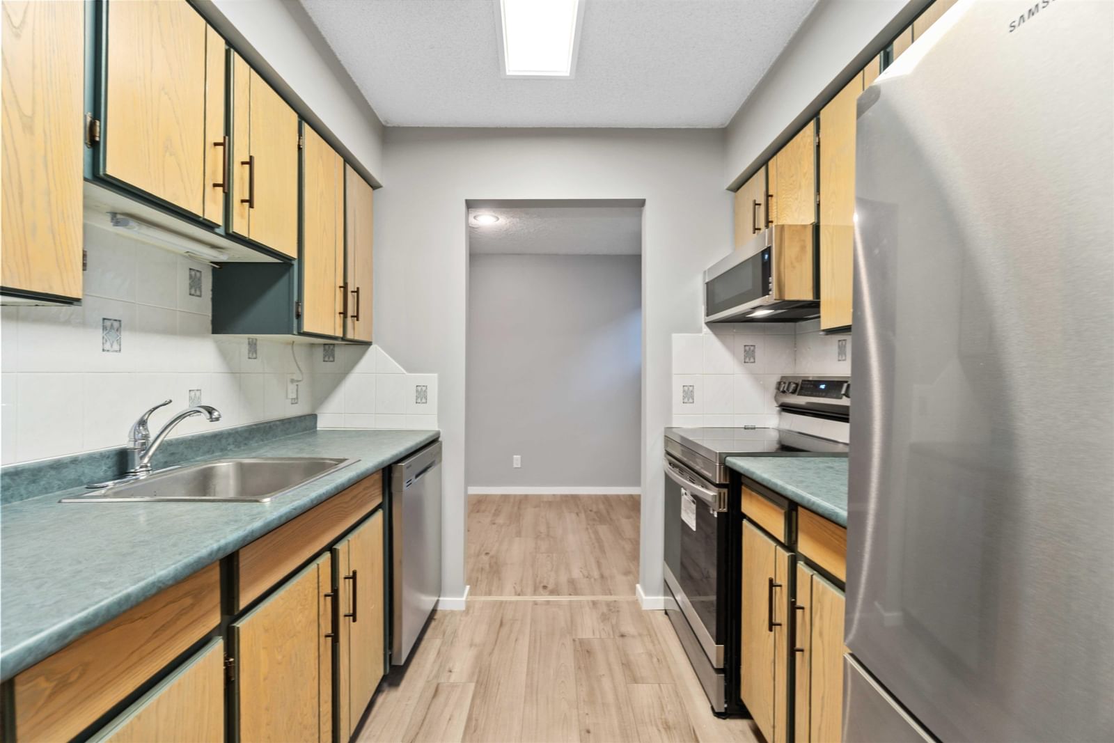 Listing Image 8