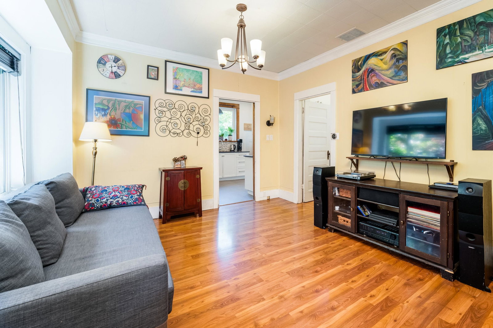 Listing Image 8