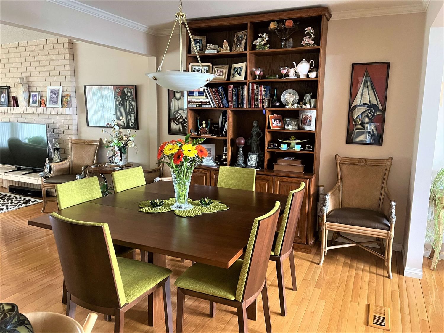 Listing Image 12