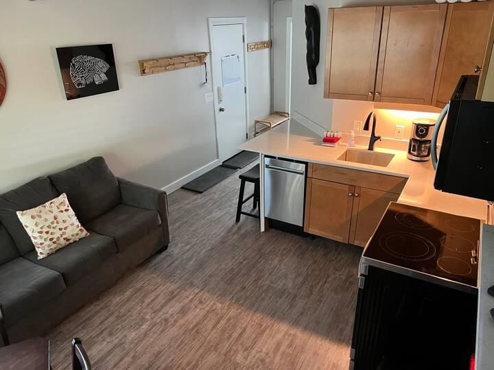 4 - 2028 Innsbruck Drive, Whistler, V8E 0B5 | Image 2